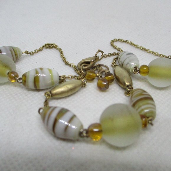 VENETIAN GLASS Necklace Swirled Venetian Glass Frosted Glass Matt Gold Tone Bead - Picture 9 of 10
